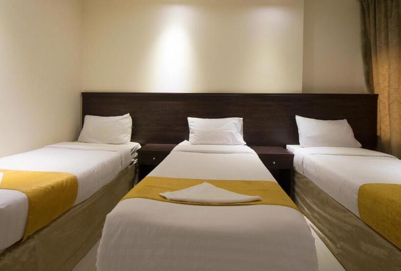 Economy Triple Room, فندق سنود العظمة