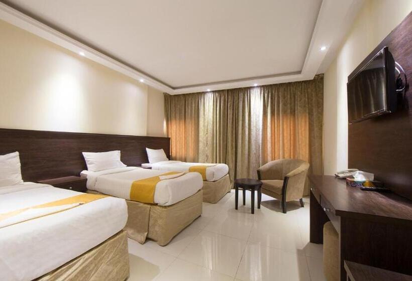 Economy Triple Room, فندق سنود العظمة