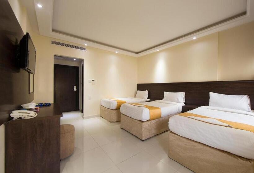 Economy Triple Room, فندق سنود العظمة