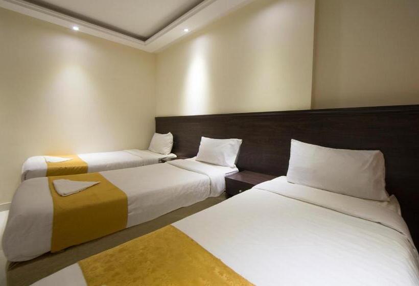 Economy Triple Room, فندق سنود العظمة