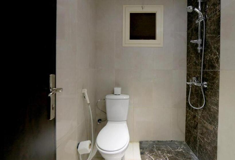 Economy Quadruple Room, فندق سنود العظمة