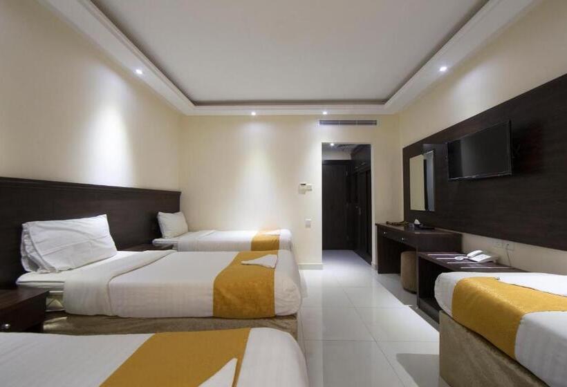 Economy Quadruple Room, فندق سنود العظمة