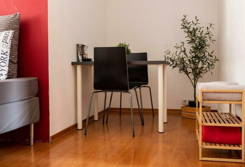 Pokój Standard Wspólna Łazienka, Cukrarna Guest Accommodation