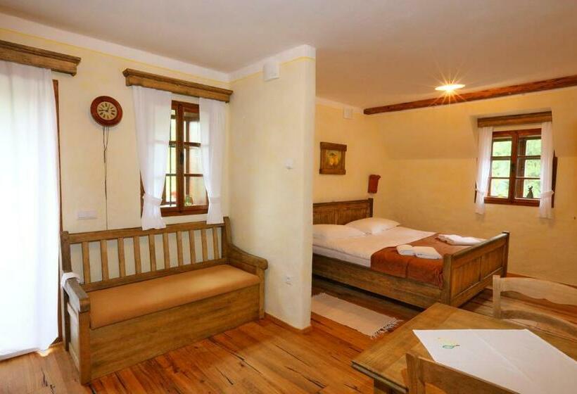 اتاق استاندارد با بالکن, Pomona Relaxing Nature Guest House