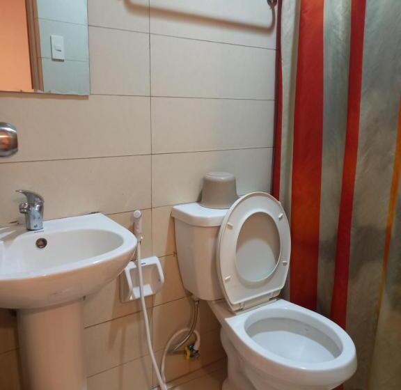 Номер Economy, Stone House Hotel Pasay