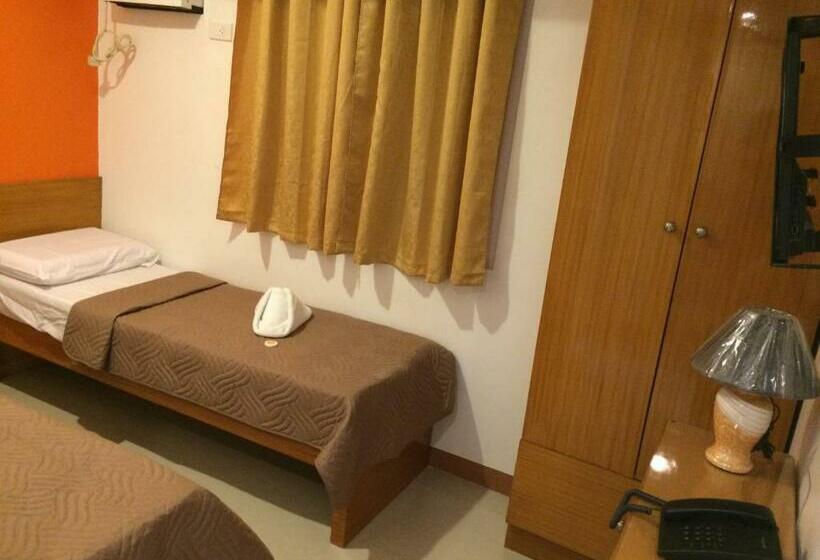 Номер Стандарт, Stone House Hotel Pasay