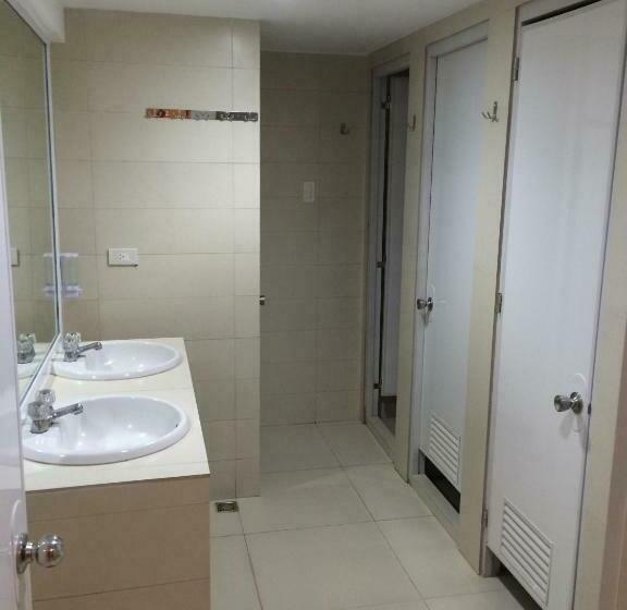Номер Стандарт Совместная Ванная, Stone House Hotel Pasay