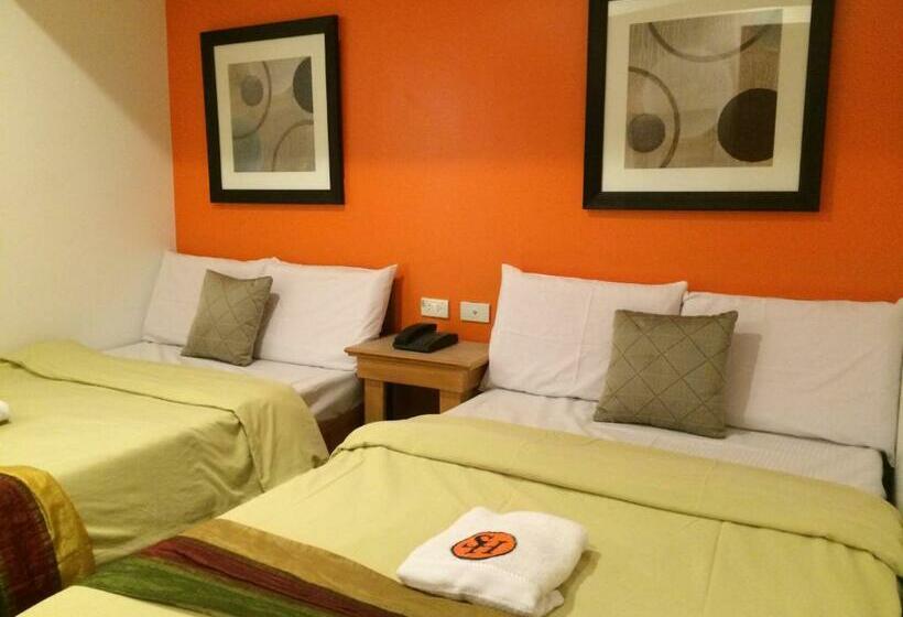 Четырехместный Номер Стандарт, Stone House Hotel Pasay