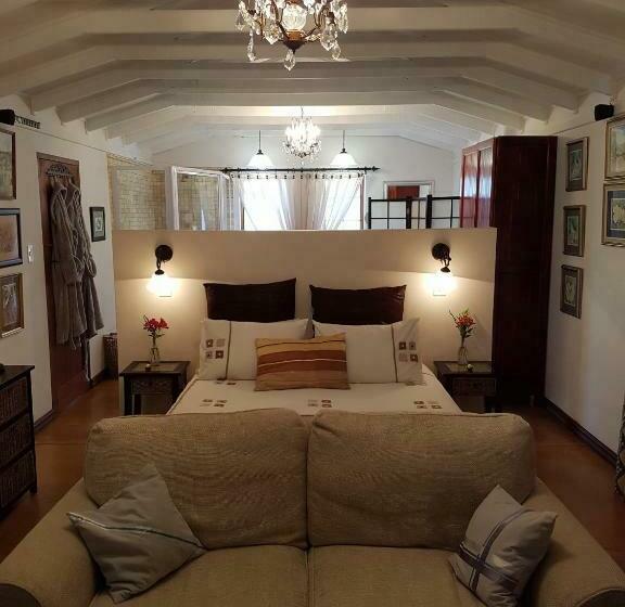 Люкс, Art Gallery Guest House