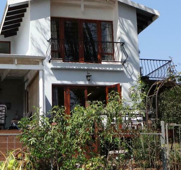 Люкс, Art Gallery Guest House