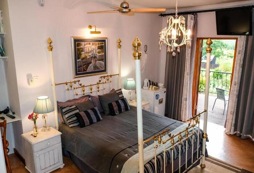 Номер Deluxe с Балконом, Art Gallery Guest House