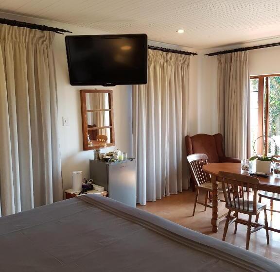 Номер Deluxe с Балконом, Art Gallery Guest House
