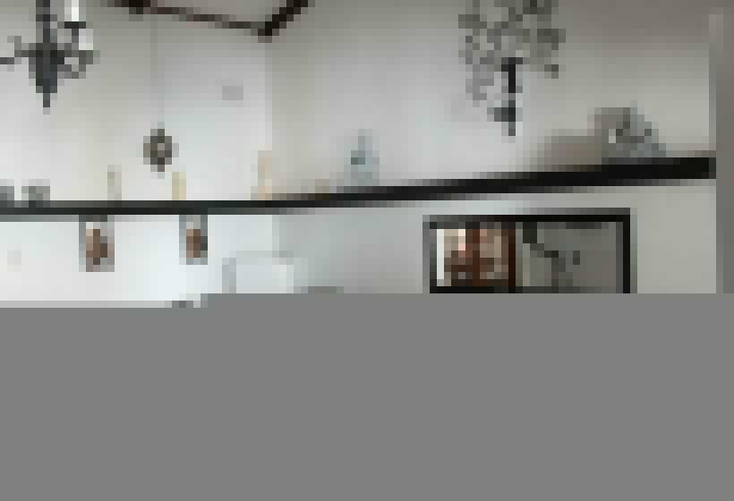 اتاق لوکس با بالکن و چشم‌انداز دریا, Fairway Guest Lodge