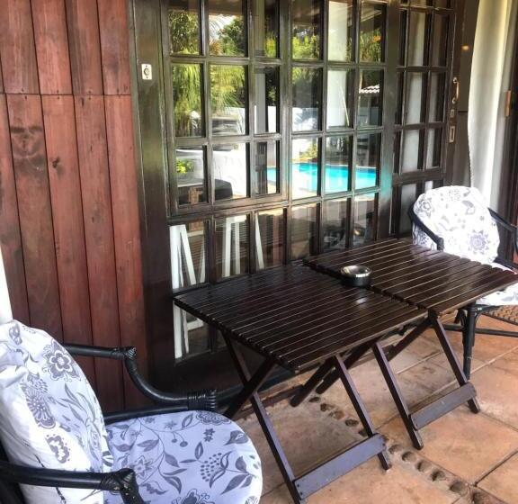 استودیو استاندارد با چشم‌انداز باغ, Fairway Guest Lodge