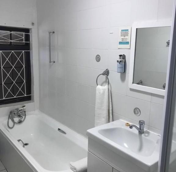 استودیو استاندارد با چشم‌انداز باغ, Fairway Guest Lodge
