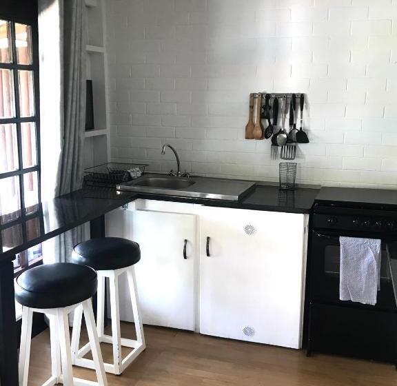 استودیو استاندارد با چشم‌انداز باغ, Fairway Guest Lodge
