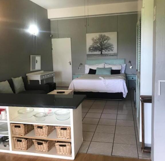 استودیو استاندارد با چشم‌انداز باغ, Fairway Guest Lodge
