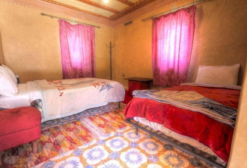 اتاق استاندارد سه نفره, Kasbah Taborihte