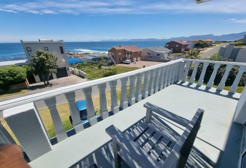 Номер Стандарт Вид на Море с Балконом, The Bay Lodge