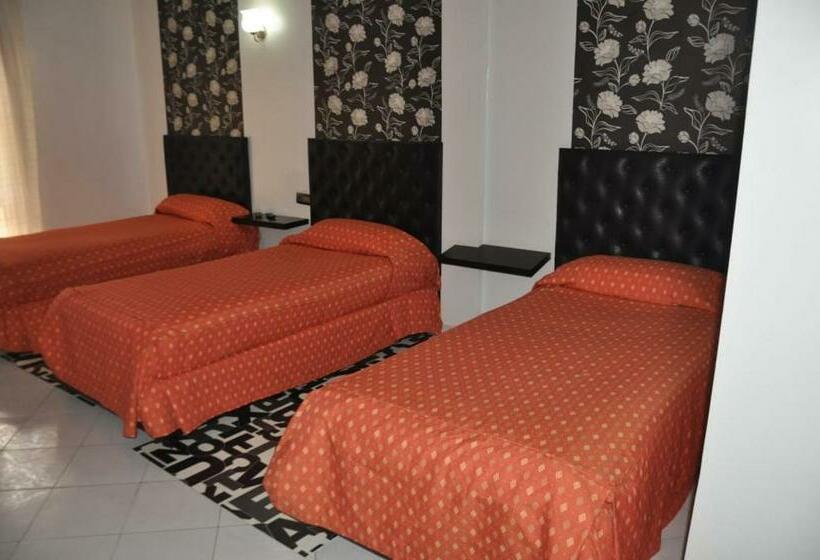 اتاق استاندارد سه نفره, Hôtel Marina