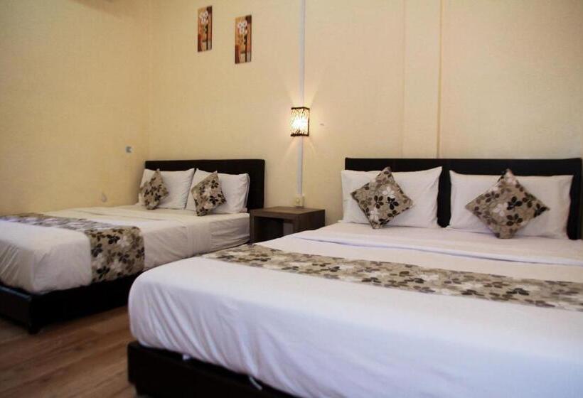 패밀리 룸, Myra Hotel Mersing
