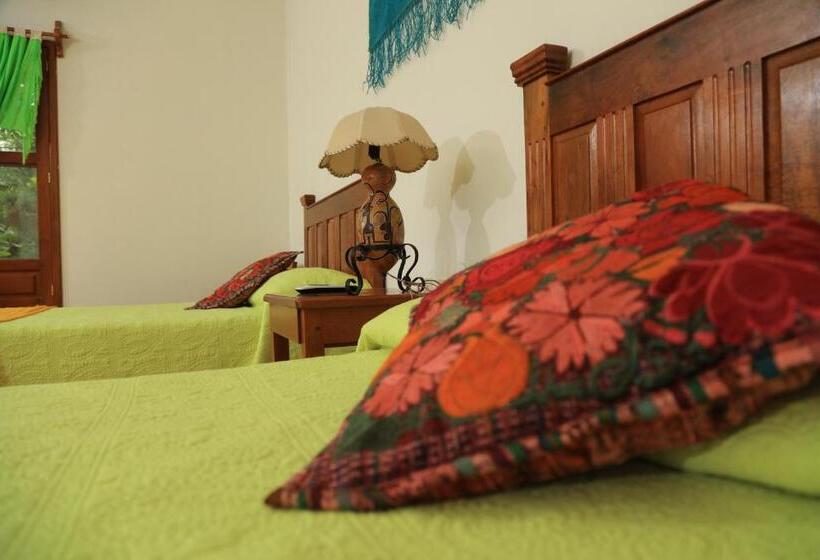Трехместный Номер Стандарт с Балконом, El Molino Hotel Boutique