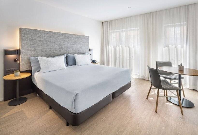 标准间带露台, Innside by Meliá Madrid Valdebebas