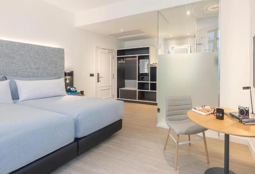 带露台的标准工作室, Innside by Meliá Madrid Valdebebas