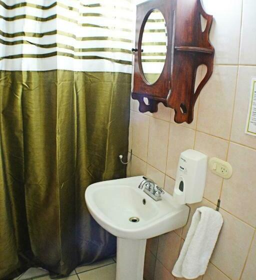 اتاق استاندارد چهارنفره با بالکن, Los Balcones De Chinandega