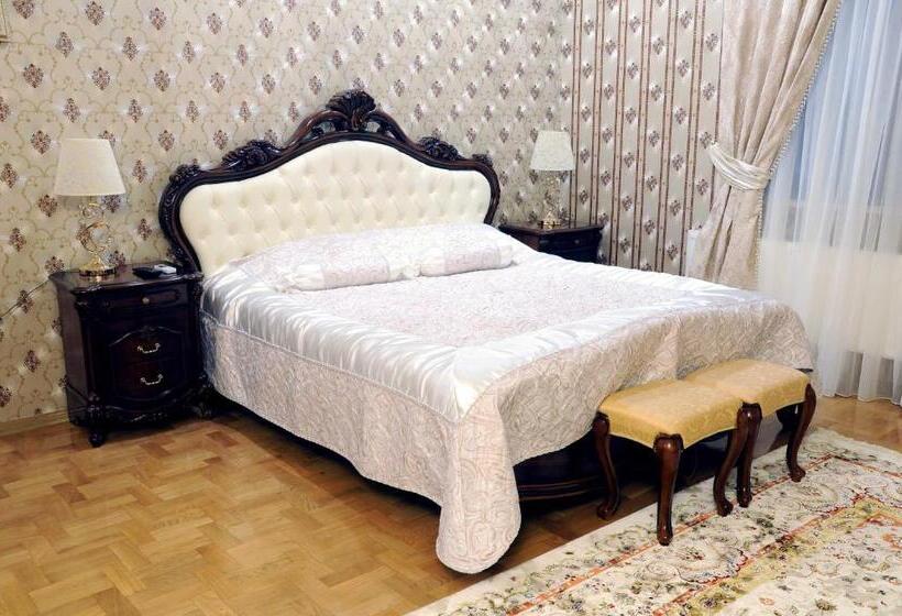 سوییت, Garden Hall