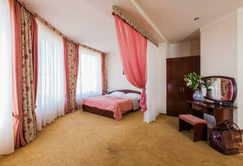 سوییت جونیور, Ungvarskiy
