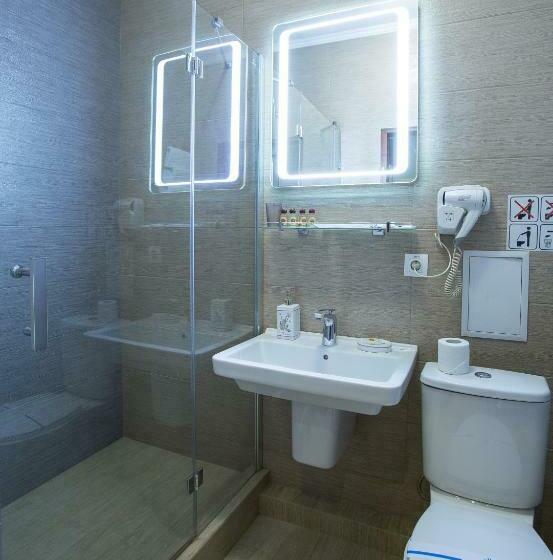 سوئیت جونیور با ماساژ آبی, Spa Hotel Myslyvskiy Dvir