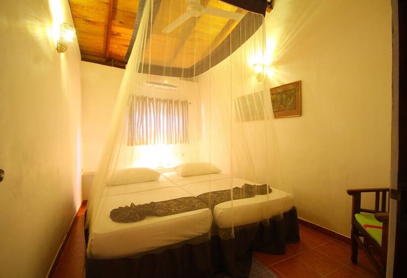 Семейный Номер, Tartaruga Beach Unawatuna