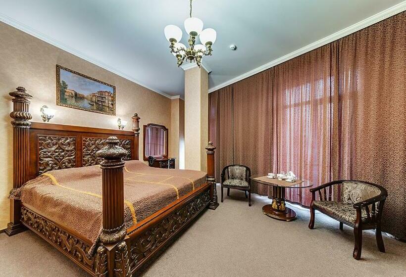 سوییت, Venecia Hotel & Spa