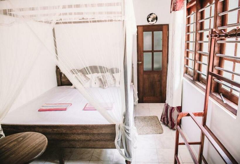 Номер Deluxe, Kadolana Guest House