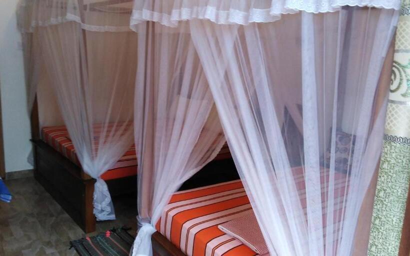 اتاق خانوادگی, Pearl Resort Mirissa