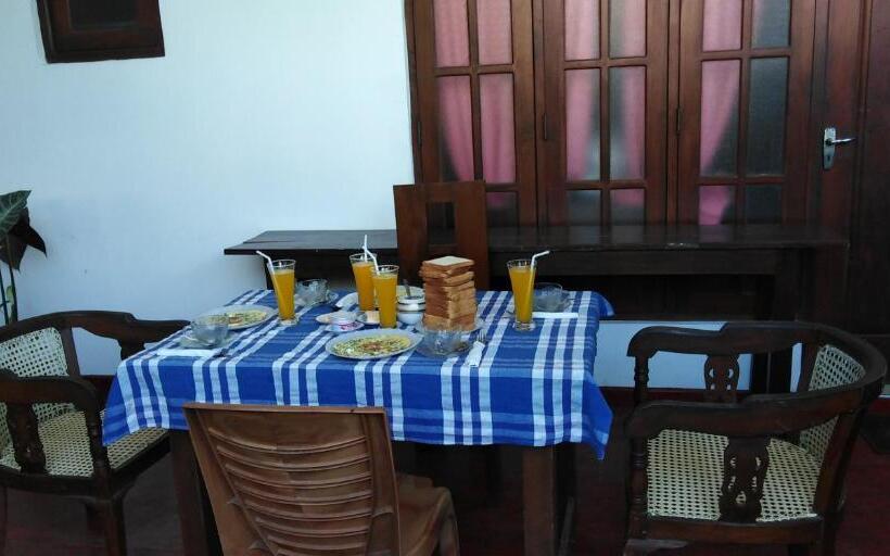 اتاق خانوادگی, Pearl Resort Mirissa