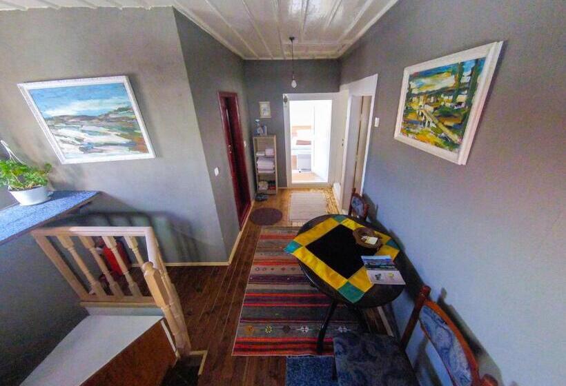 공동 객실, Kulla Dula Guesthouse