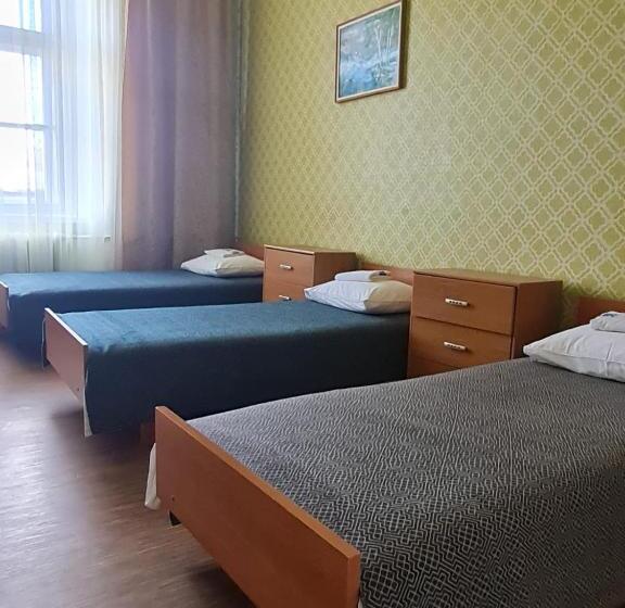 تختخواب در اتاق مشترک, Krimuldas Muiža