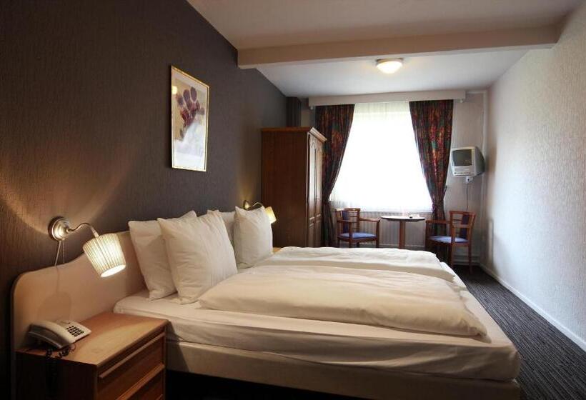 Номер Стандарт, Grand Hotel Monopole