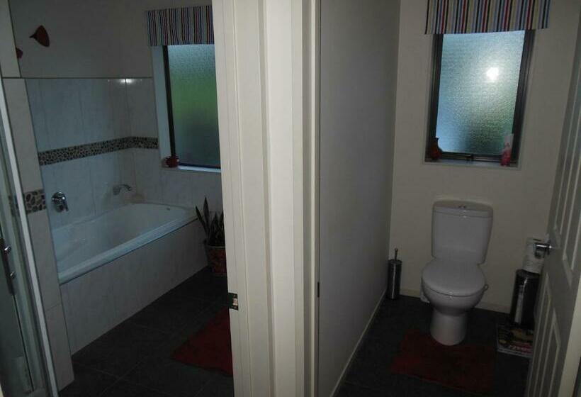 Апартаменты 2 Спальни, Silverdale Garden Stay