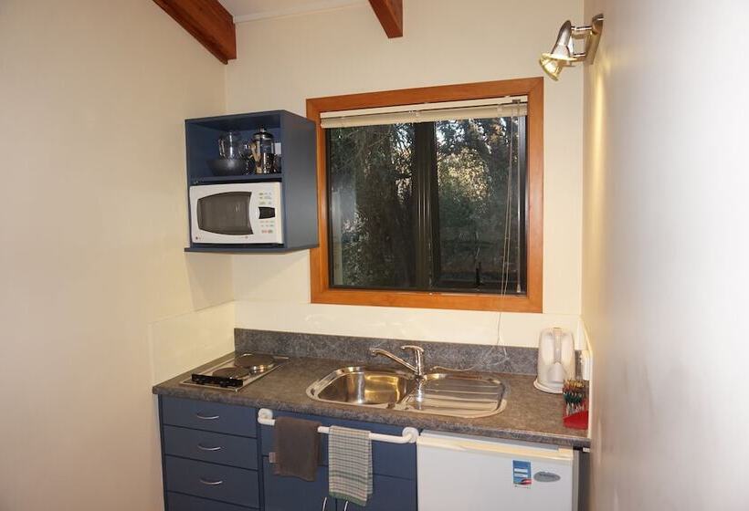 סטודיו סופריור, Geraldine Motels