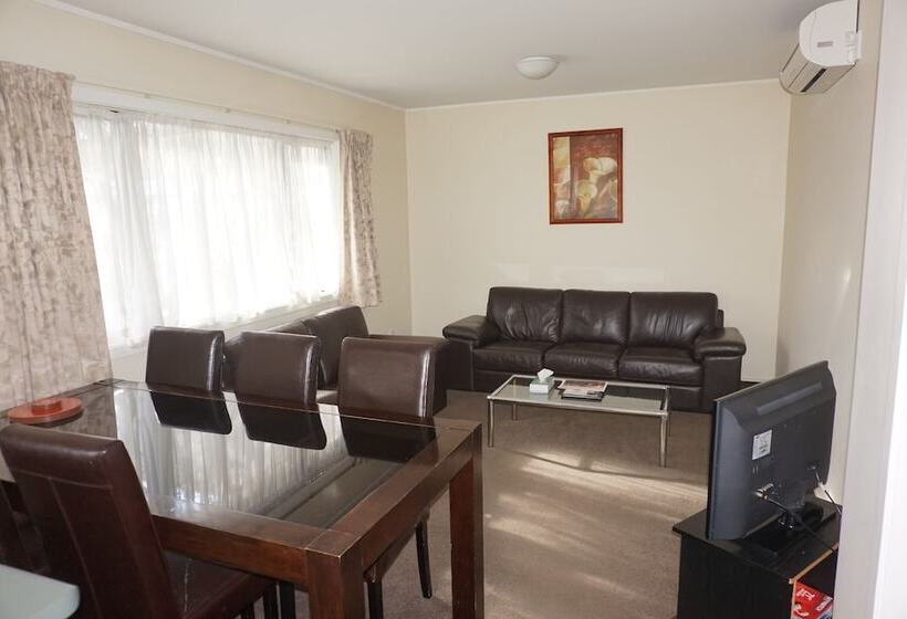 דירת דלוקס 2 חדרי שינה, Geraldine Motels