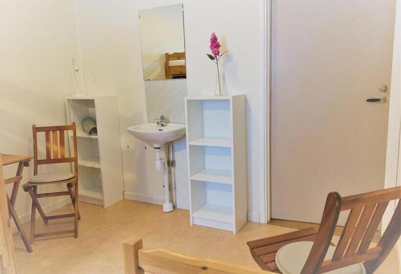 Трехместный Номер Стандарт Совместная Ванная, Hällefors Vandrarhem Hostel & Kanotcenter