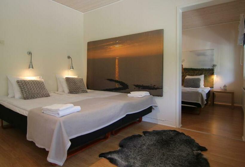 Standard Quadruple Room, Snäck Annex