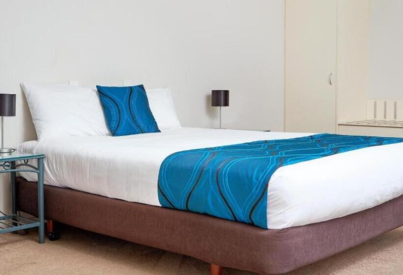 סטודיו דלוקס, Barringtons Motor Lodge