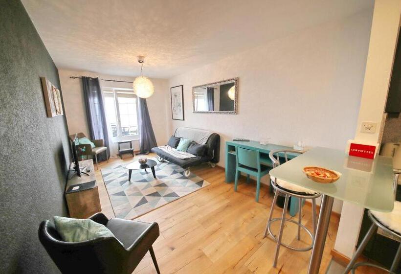 1 Bedroom Apartment Lake View, Corseaux Beach