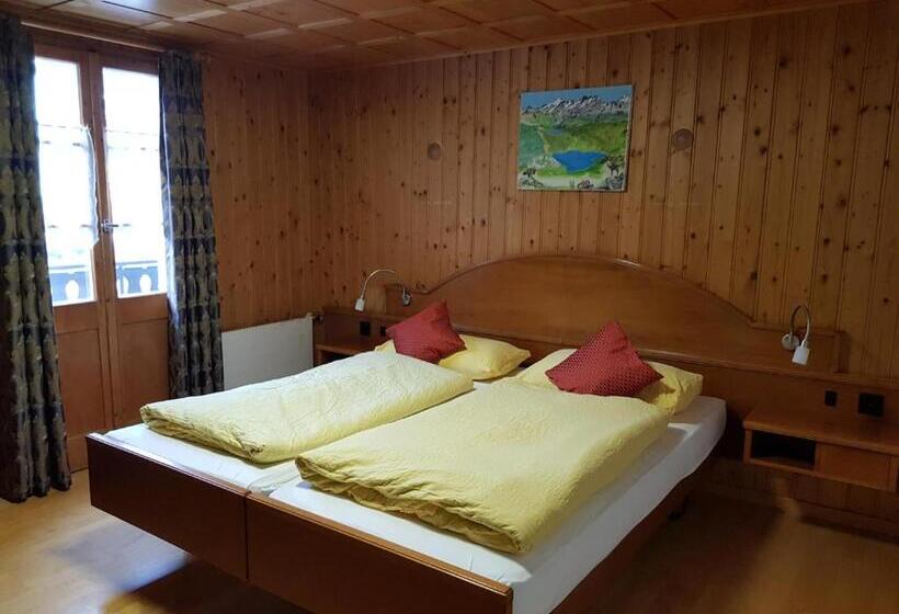 اتاق استاندارد با سرویس بهداشتی مشترک, Gasthaus Waldhaus