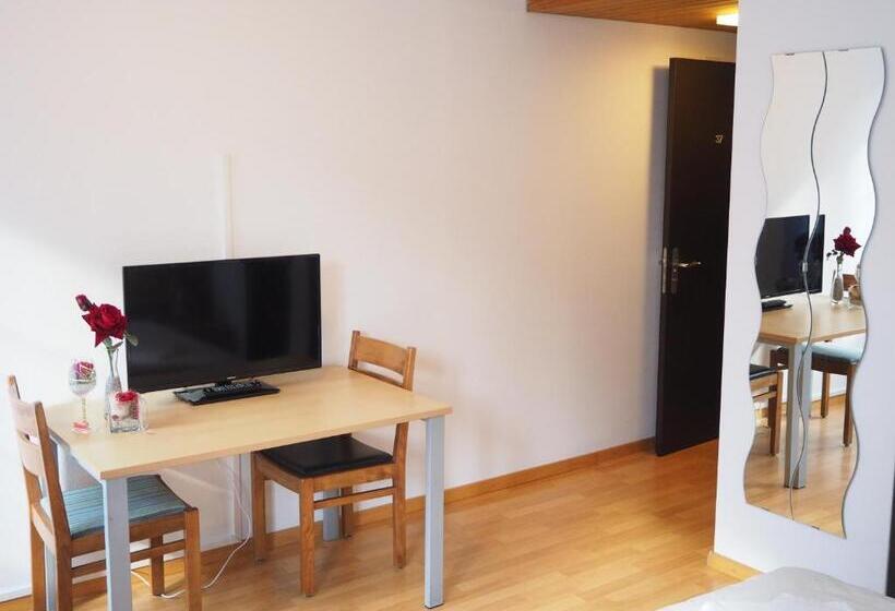 غرفة قياسية, Stadthof Glarus