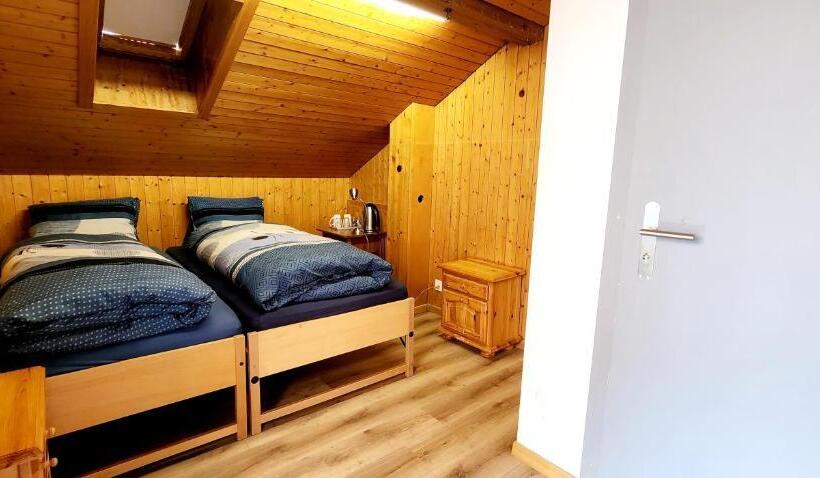 Номер Стандарт с Балконом, Tell And Apartments
